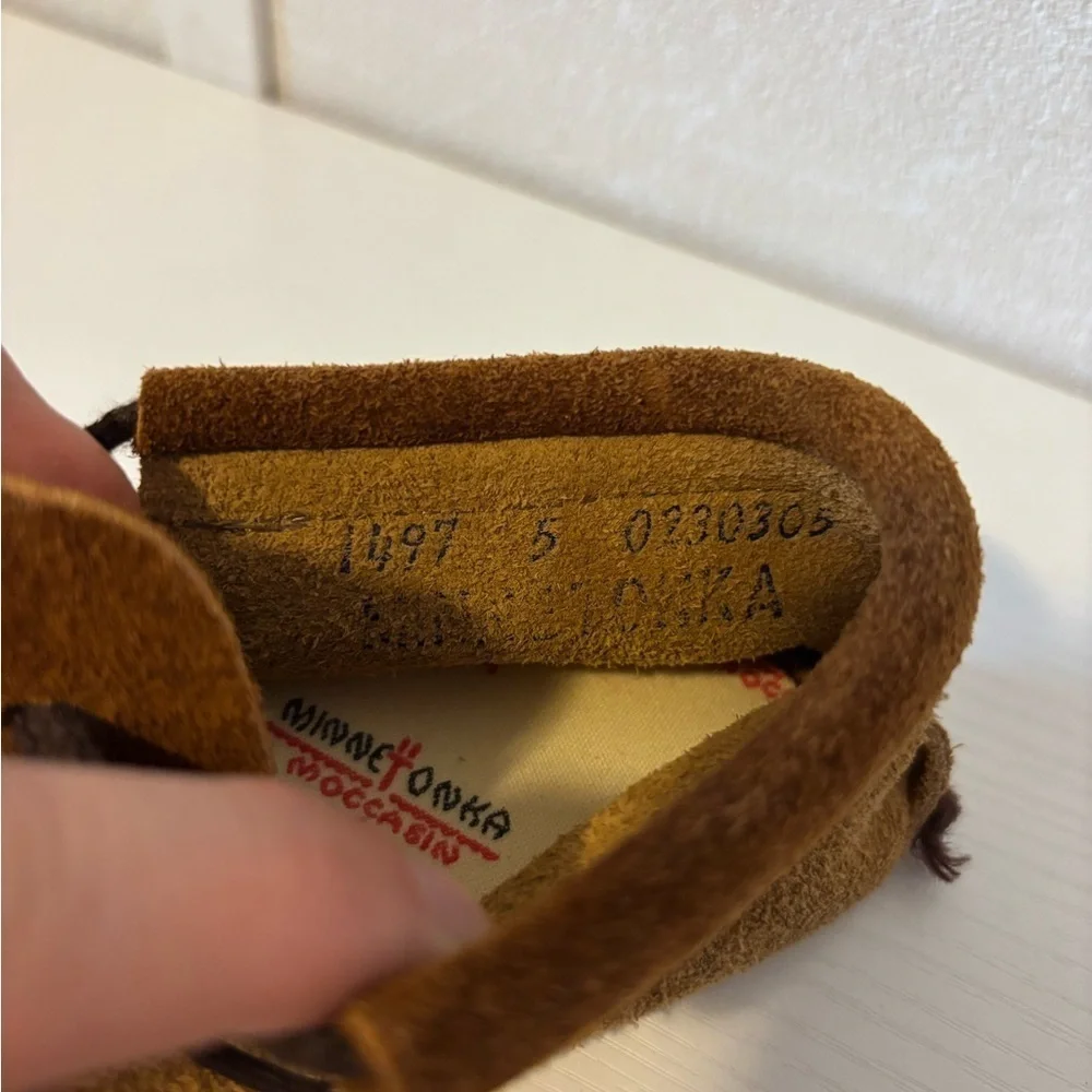 Minnetonka ORIGINAL Toddler moccasin size 5